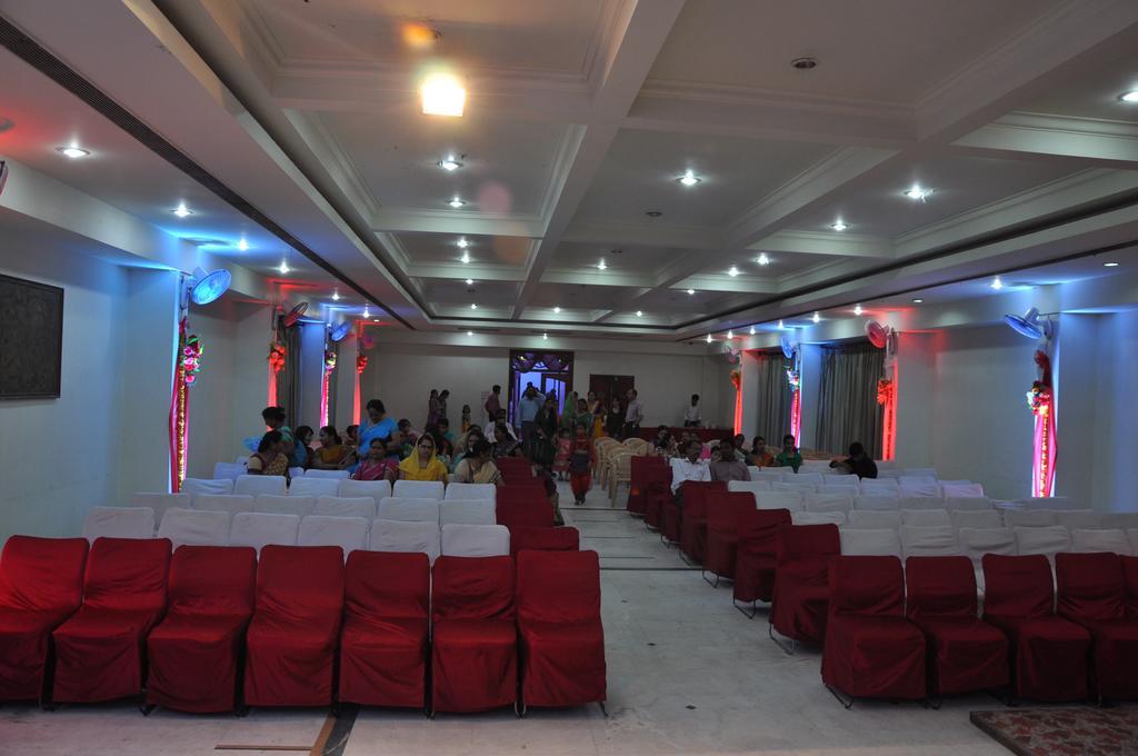 Hotel Sita Manor Gwalior Esterno foto