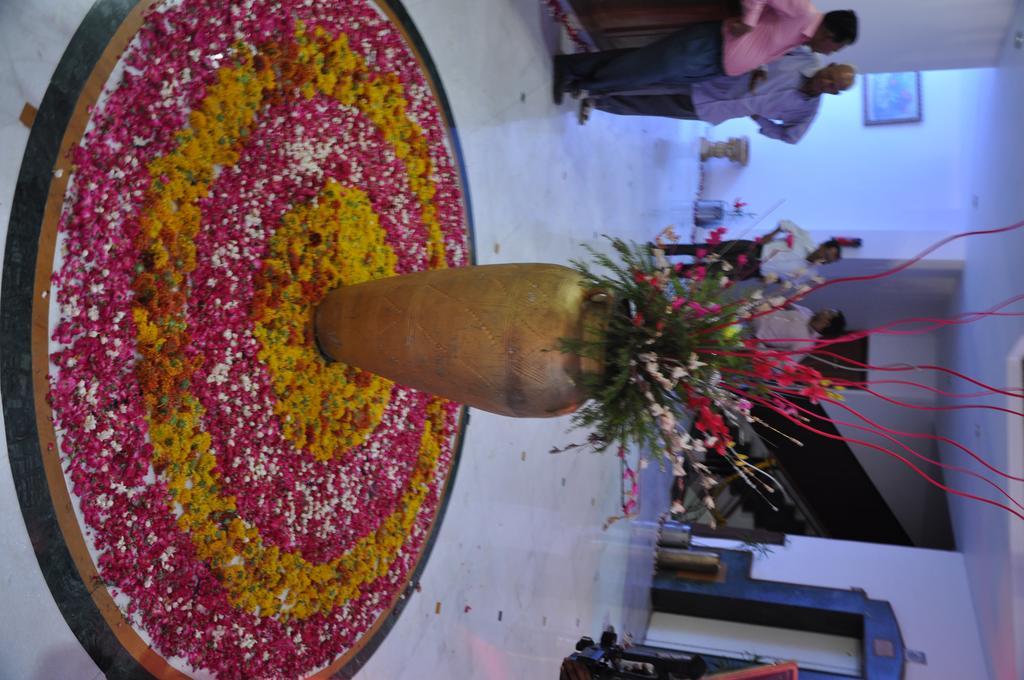 Hotel Sita Manor Gwalior Esterno foto