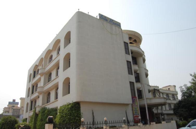 Hotel Sita Manor Gwalior Esterno foto